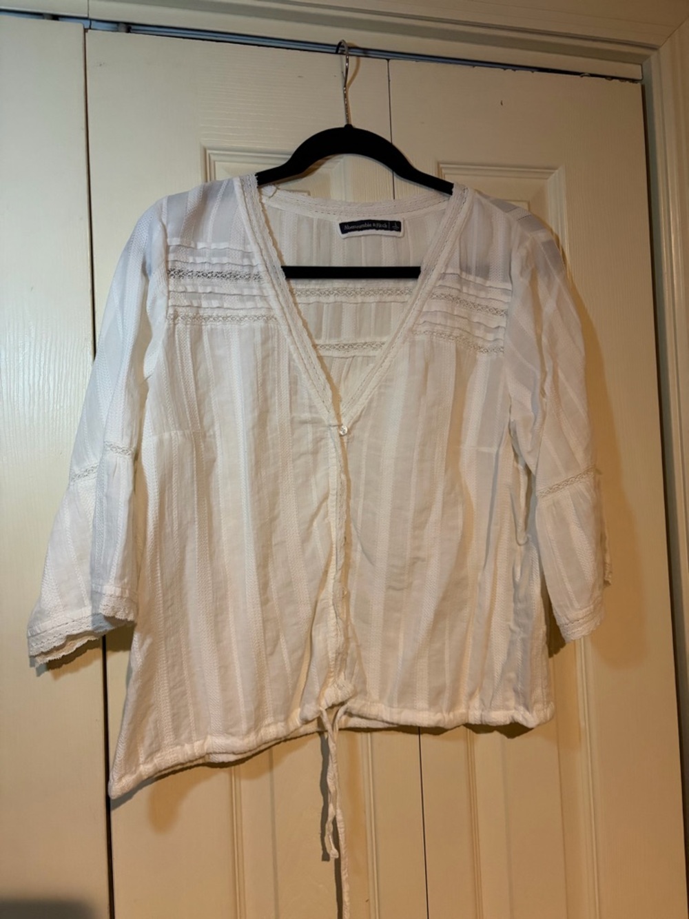 Abercrombie & Fitch Cream Crochet-Trim V-Neck Blouse
